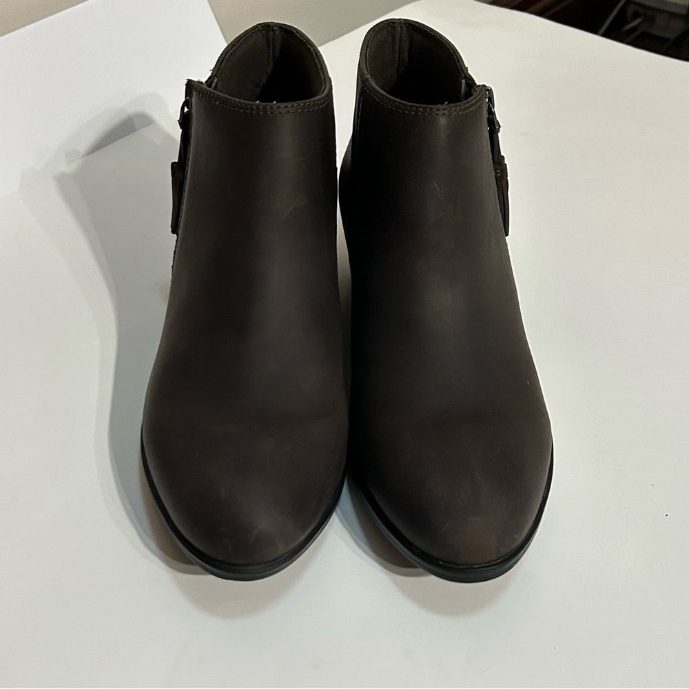 Clarks Ultimate Comfort Collection Brown Leather Ankle Boots - 8.5M